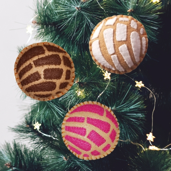 Concha Ornament Handmade Felt Craft - 3 pcs - Picture 1 of 4